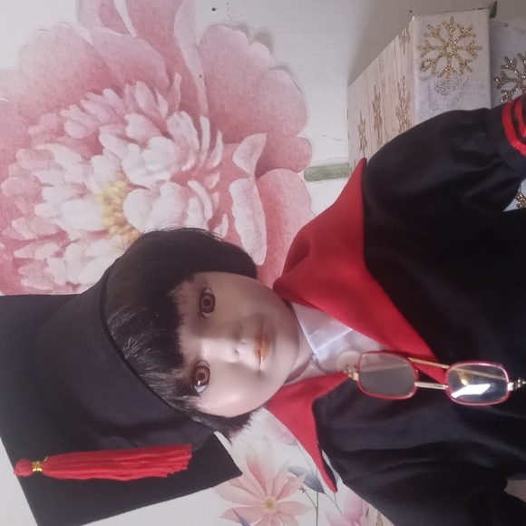 Porcelain doll graduated doll new - Picture 10 of 12